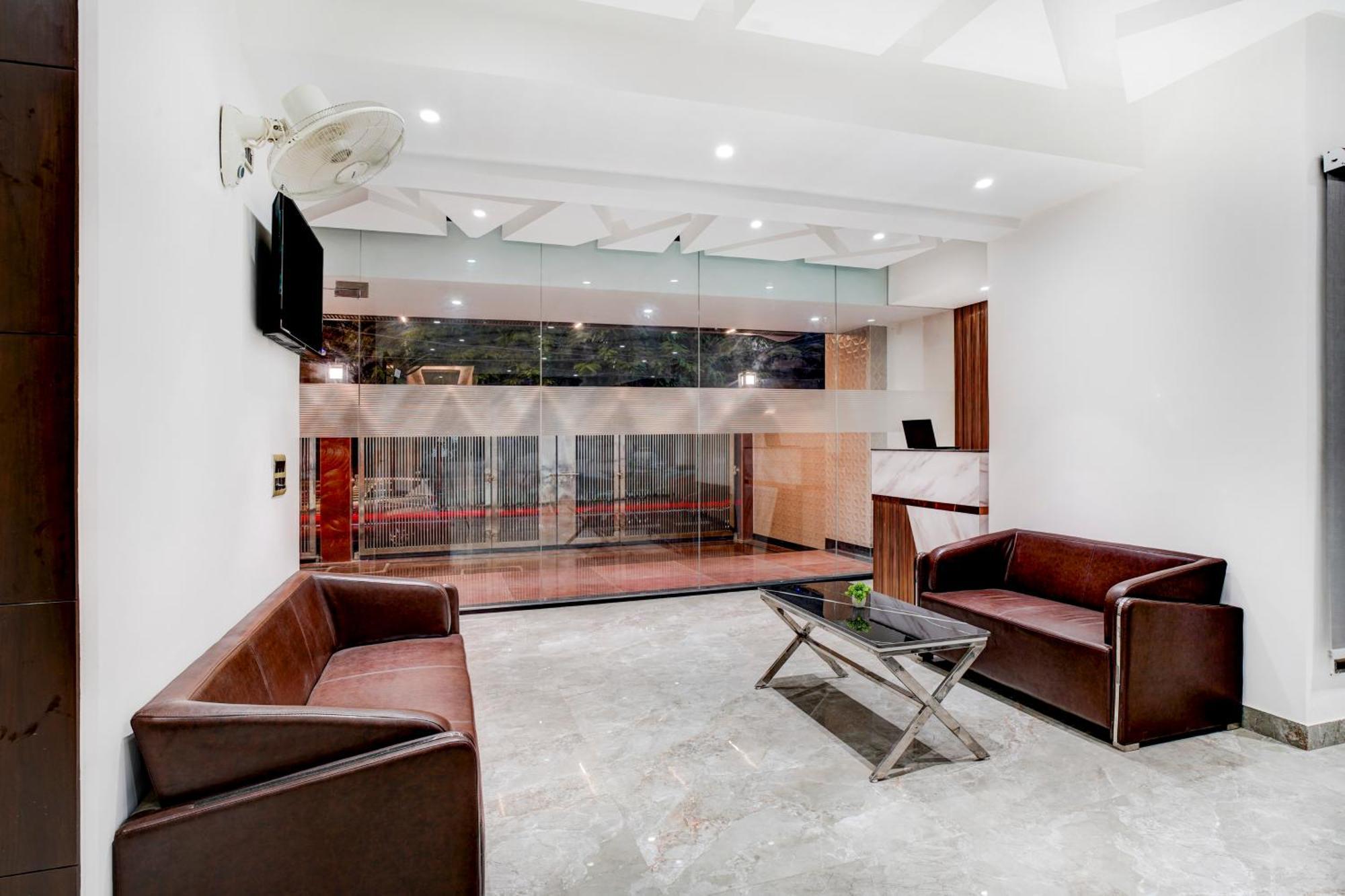 Treebo Corporate Inn Noida Extérieur photo