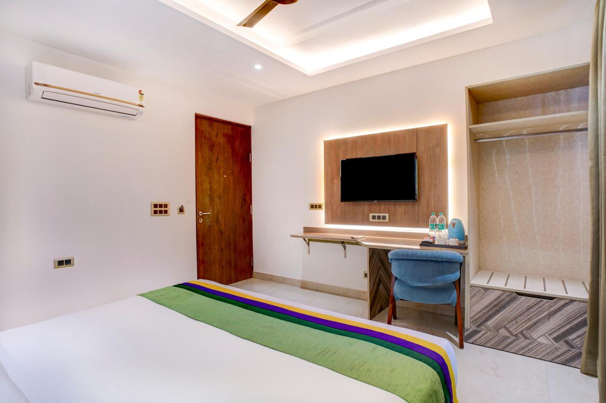 Treebo Corporate Inn Noida Extérieur photo
